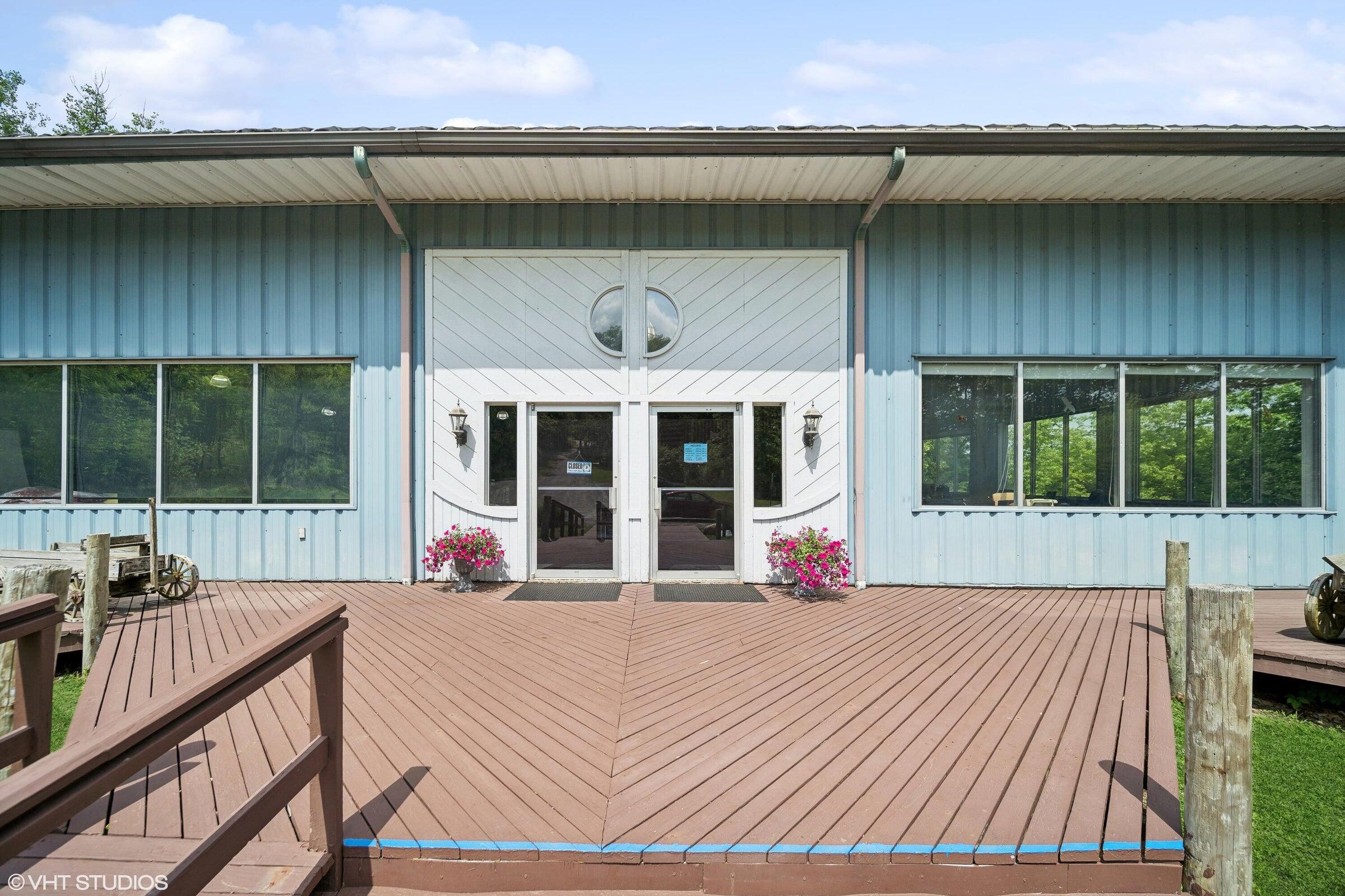 15437 Red Bud Trail N