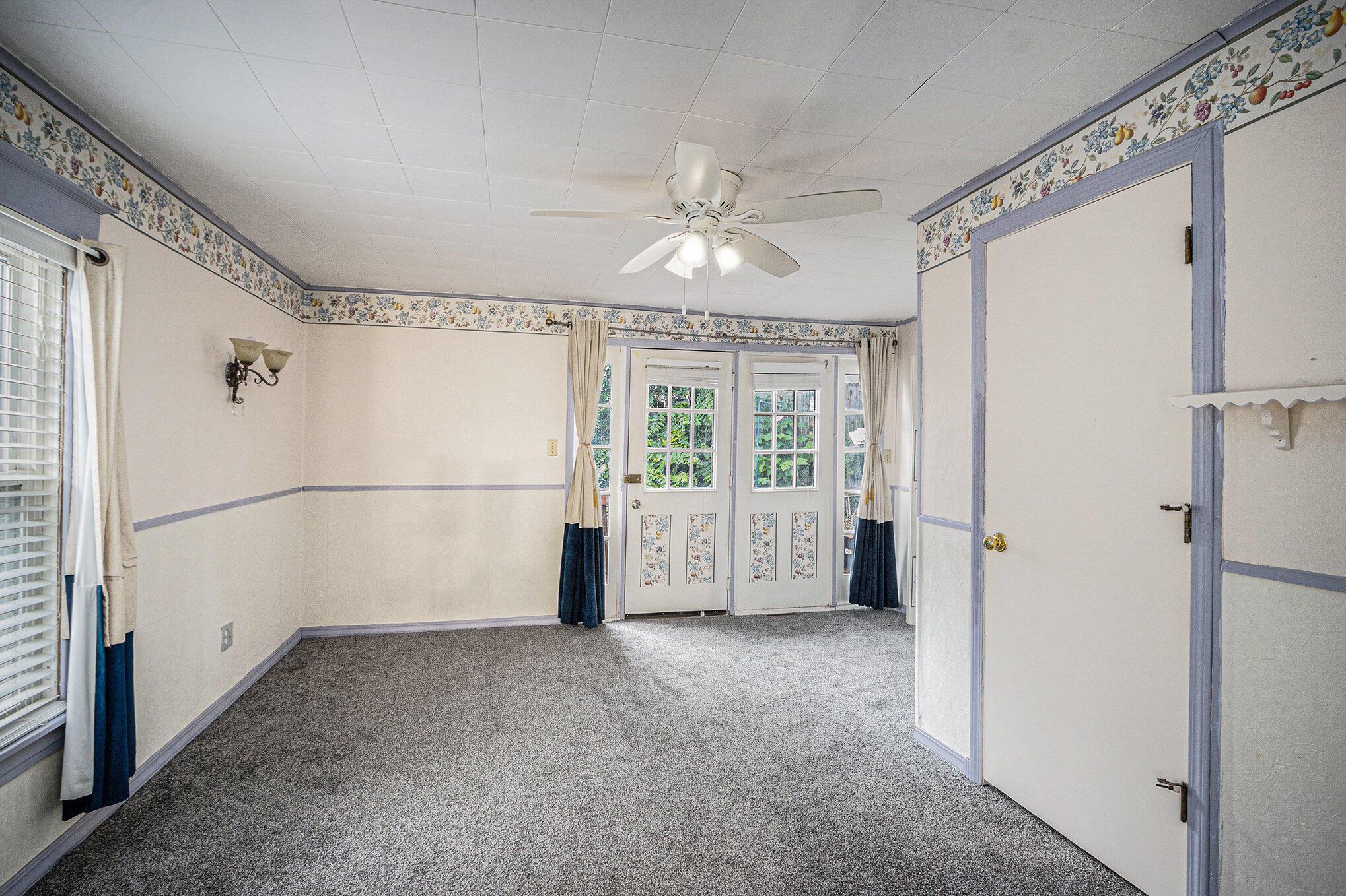 Kalamazoo, Michigan 49001, United States, 3 Bedrooms Bedrooms, ,2 BathroomsBathrooms,Residential,Active,195592