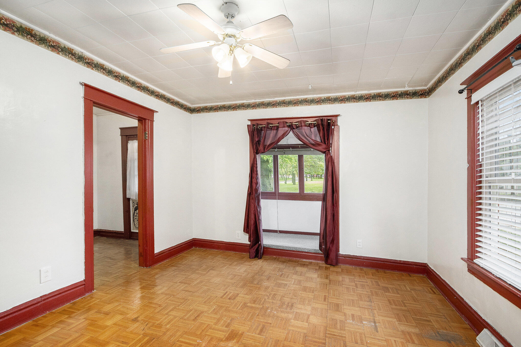 Kalamazoo, Michigan 49001, United States, 3 Bedrooms Bedrooms, ,2 BathroomsBathrooms,Residential,Active,195592