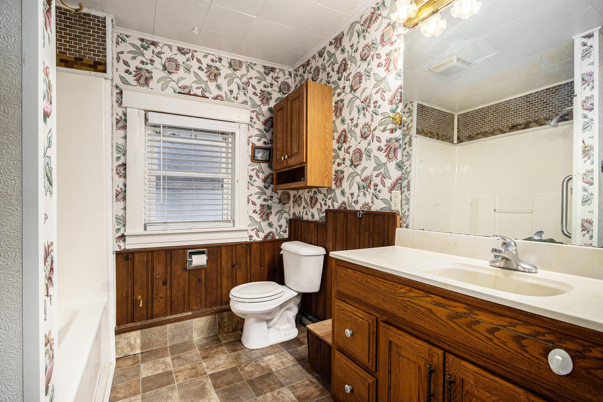 Kalamazoo, Michigan 49001, United States, 3 Bedrooms Bedrooms, ,2 BathroomsBathrooms,Residential,Active,195592