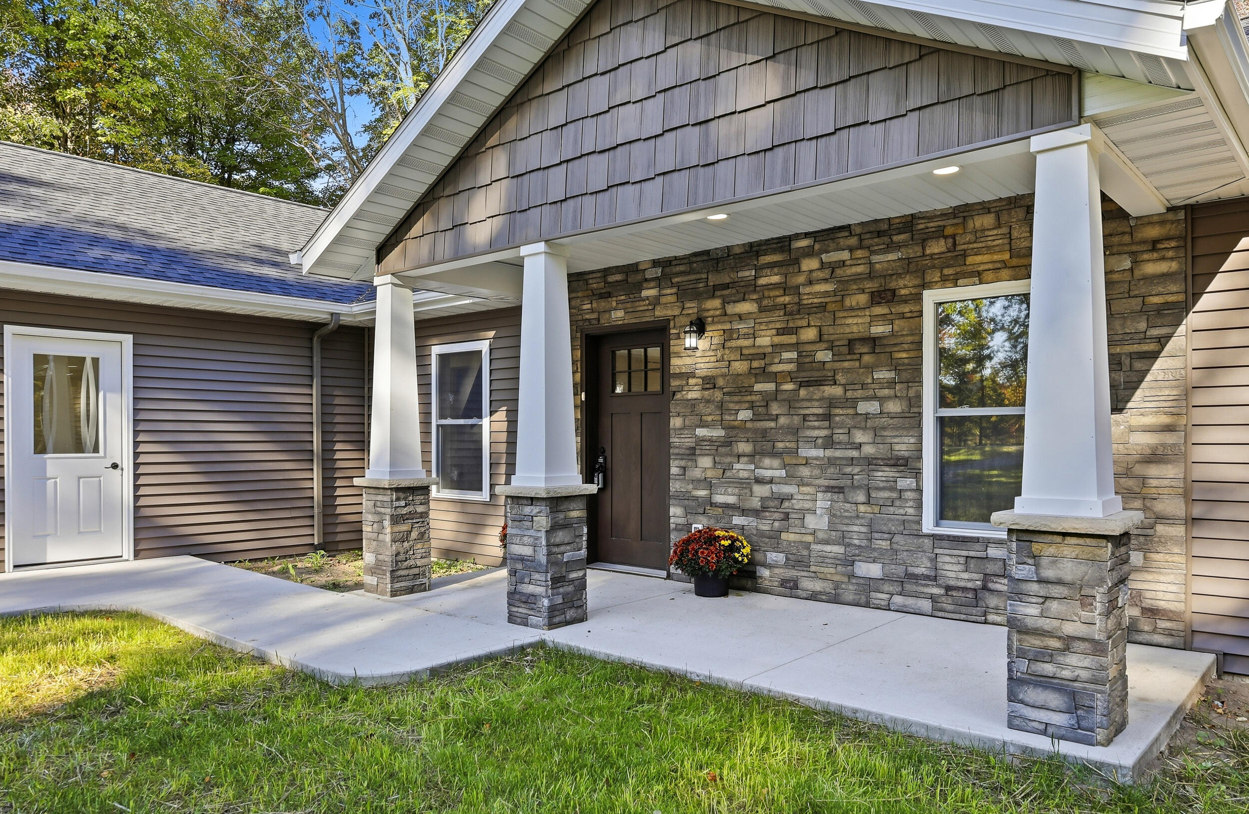 6742 Abbey Lane