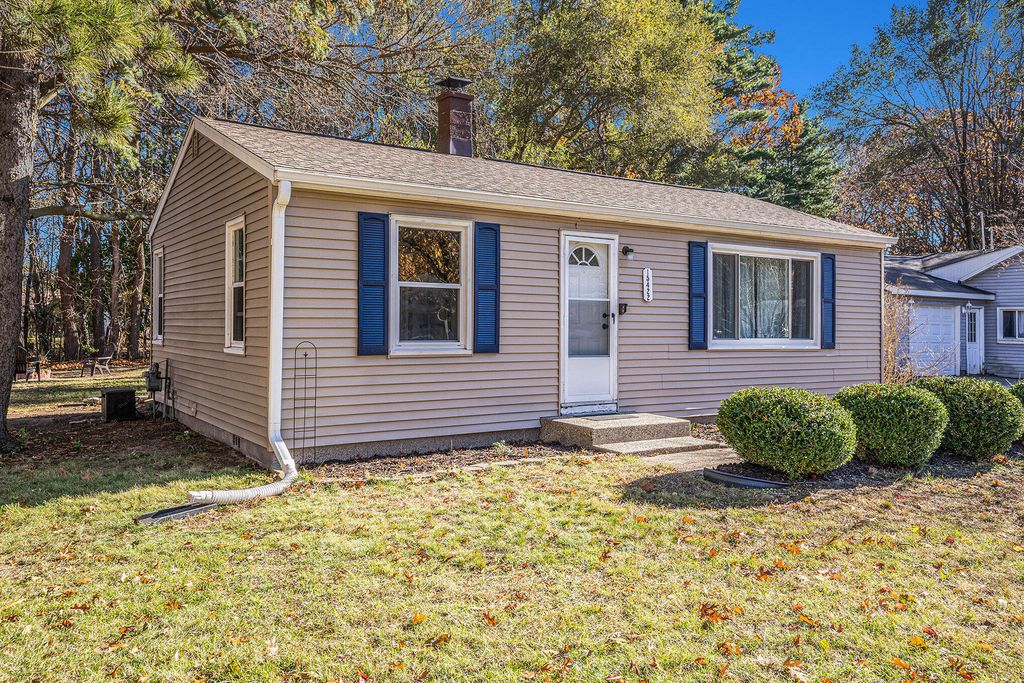 Photo of 15422 Coleman Avenue, Grand Haven, MI 49417 (MLS # 25059200)