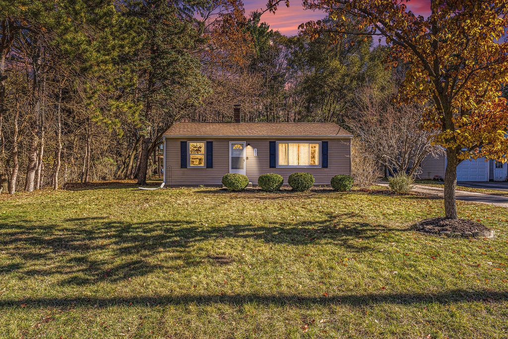 Photo of 15422 Coleman Avenue, Grand Haven, MI 49417 (MLS # 25059200)