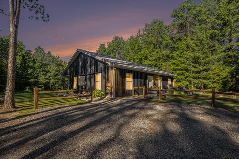 Photo of 22032 Pine Valley Drive, Tustin, MI 49688 (MLS # 25036089)