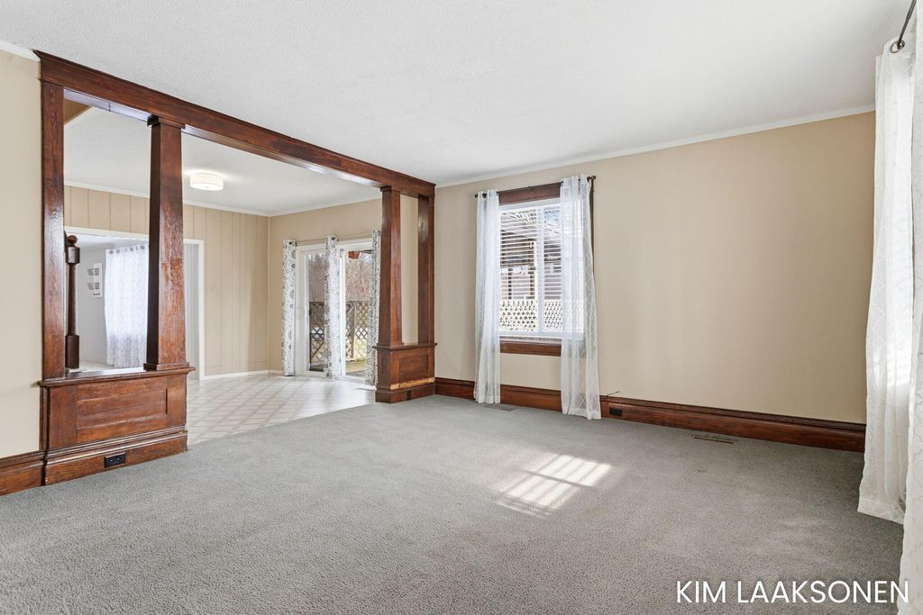 Photo of 897 W 32nd Street, Holland, MI 49423 (MLS # 26001520)