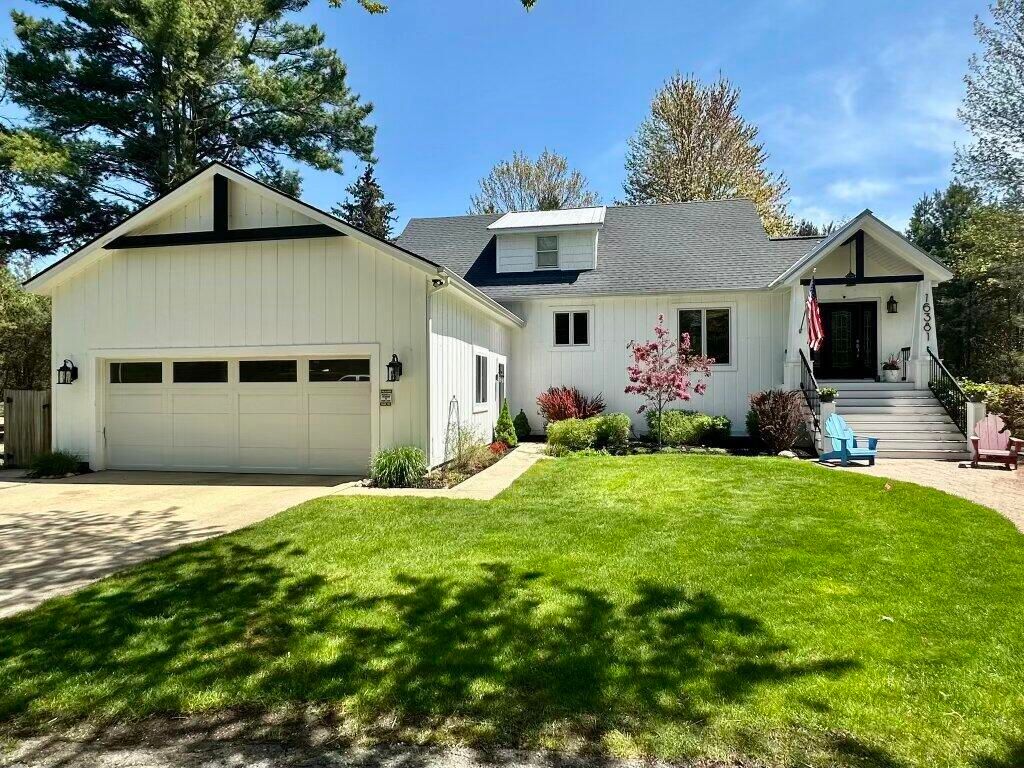 Photo of 16381 Greenly Street, Holland, MI 49424 (MLS # 26022901)