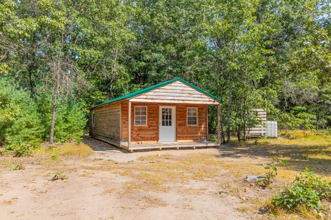 VL 28th Street White Cloud MI 49349