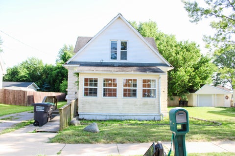 Photo for 257 W CHICAGO BLVD