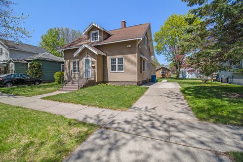 805 E Filer St, Ludington, MI 49431 - MLS#: 25021561