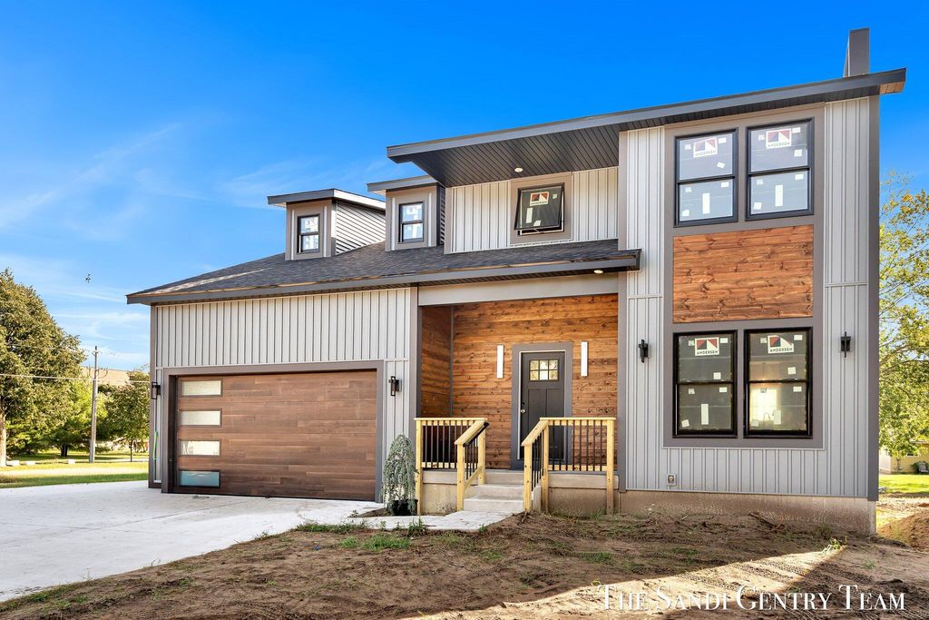 Photo of 1034 Arlington Avenue, Grand Haven, MI 49417 (MLS # 25050721)