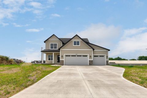 Single Family Residence in Zeeland MI 10132 Strawberry Lane.jpg