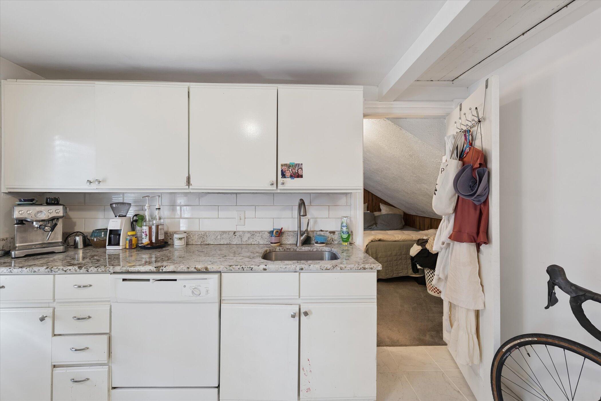 Ann Arbor, Michigan 48104, United States, ,Residential,Pending,212084