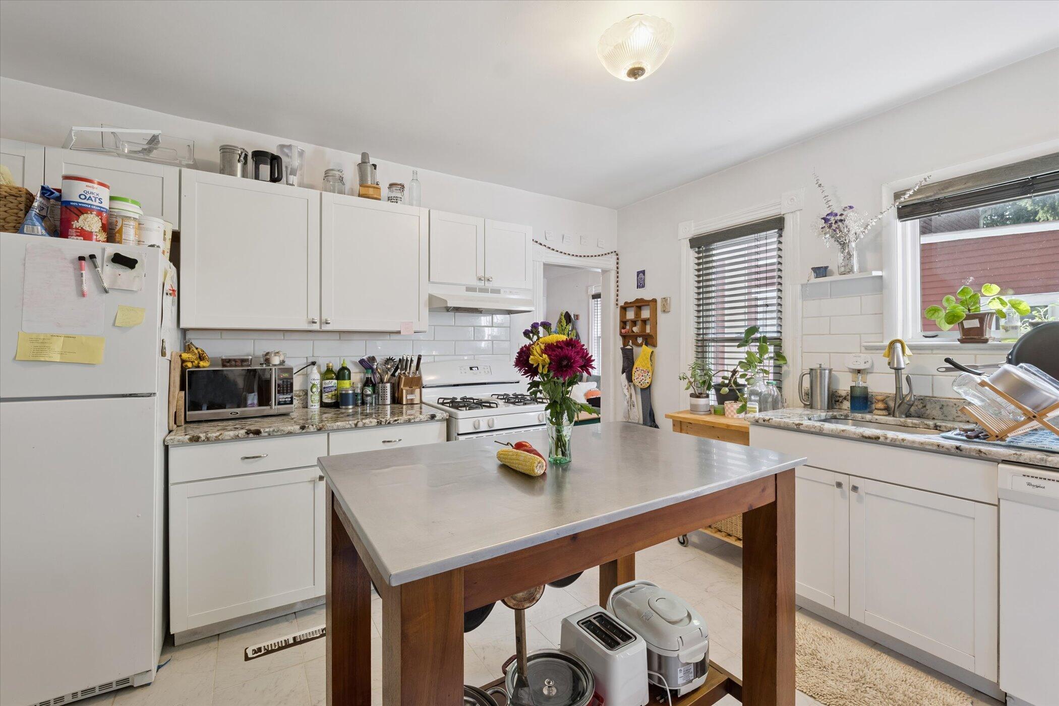 Ann Arbor, Michigan 48104, United States, ,Residential,Pending,212084