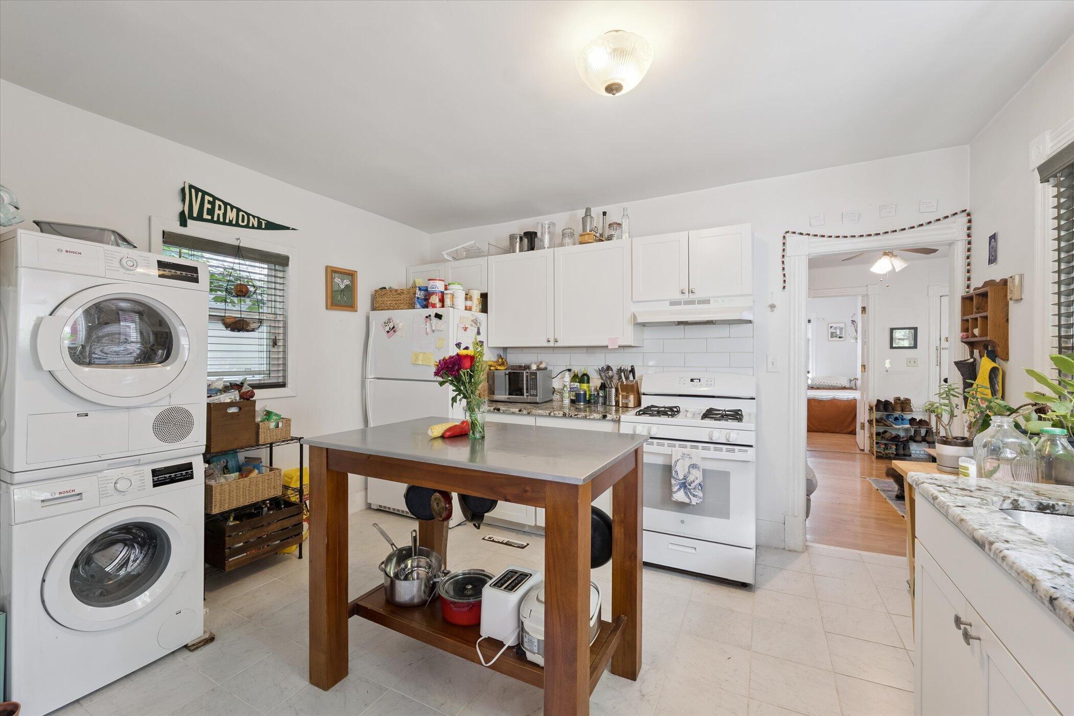 Ann Arbor, Michigan 48104, United States, ,Residential,Pending,212084