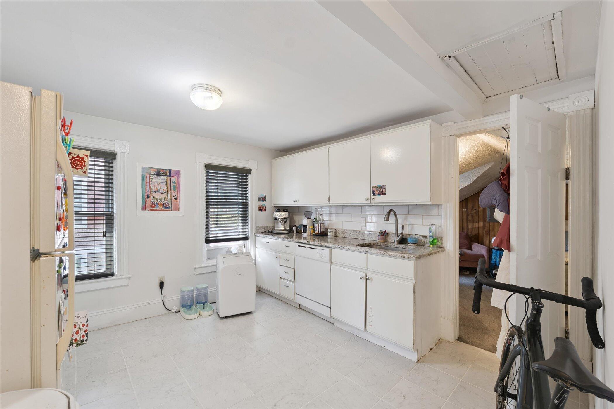 Ann Arbor, Michigan 48104, United States, ,Residential,Pending,212084