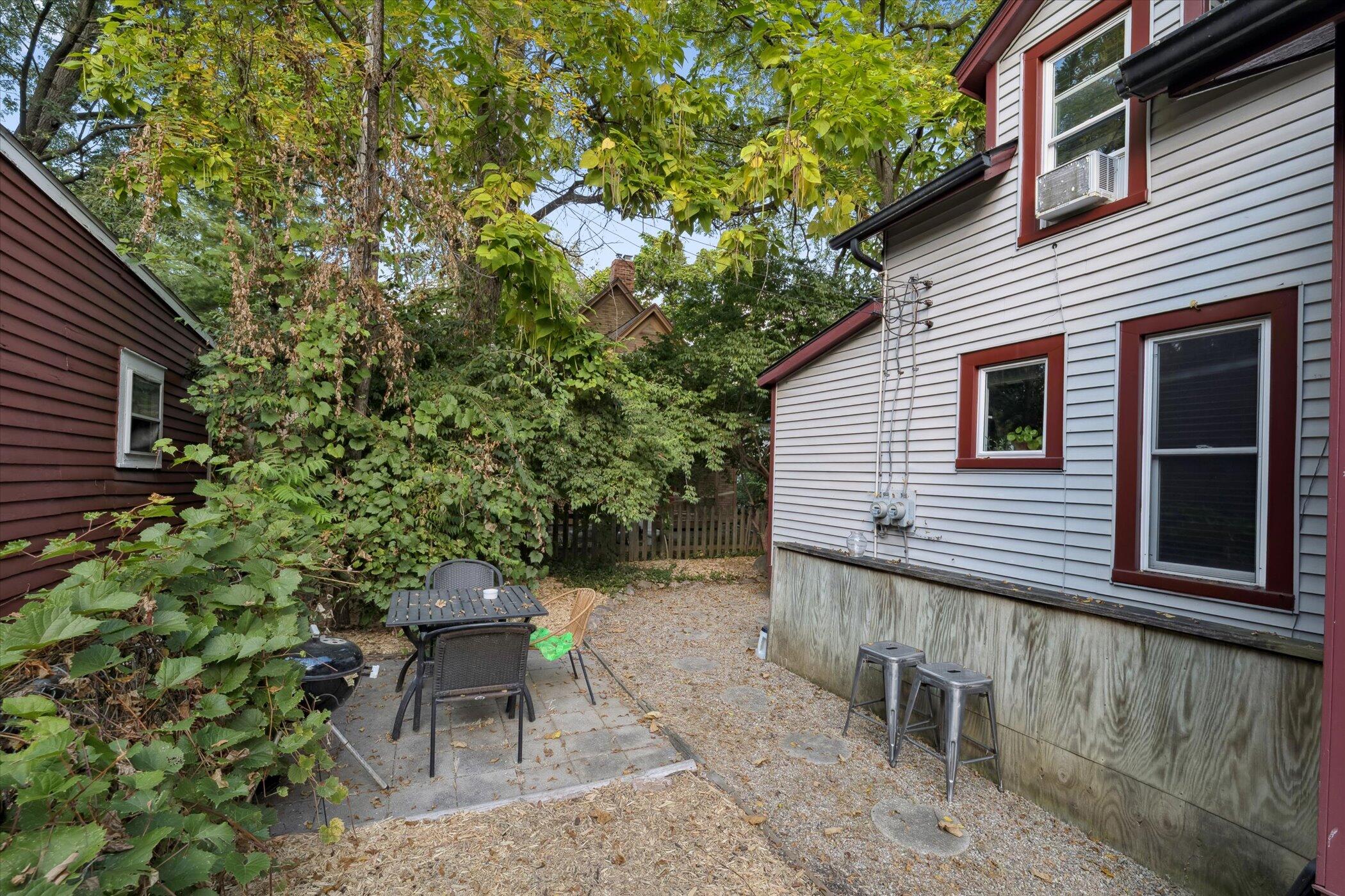 Ann Arbor, Michigan 48104, United States, ,Residential,Pending,212084