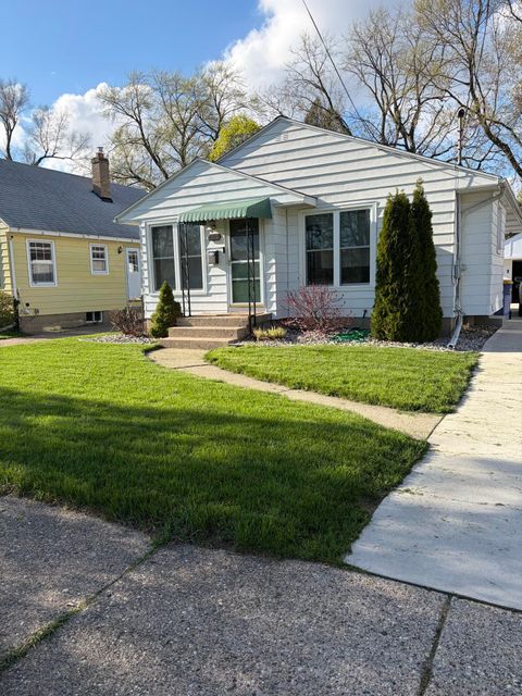 Photo of 1019 Evelyn Street NE, Grand Rapids, MI 49505 (MLS # 26018957)
