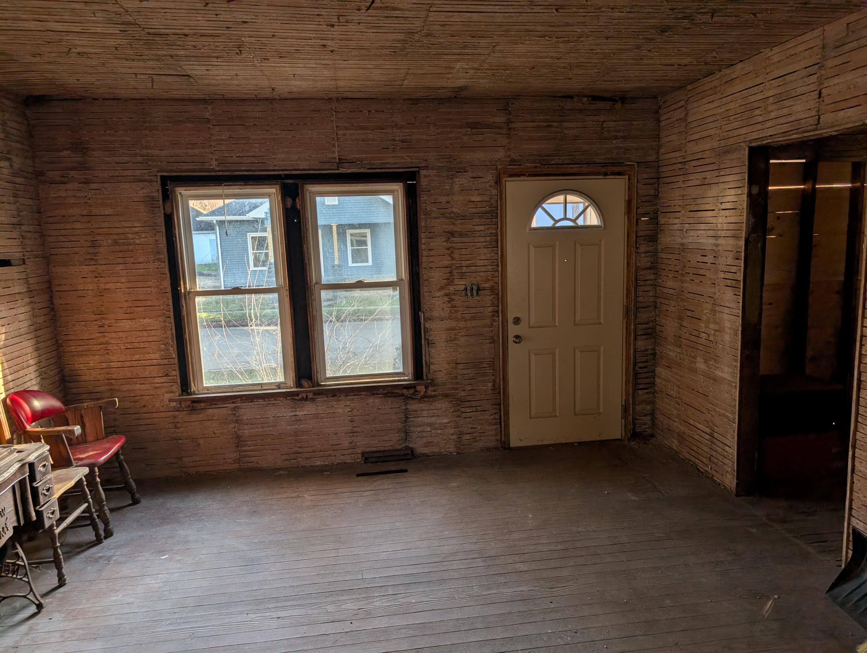 107 E Chicago Street