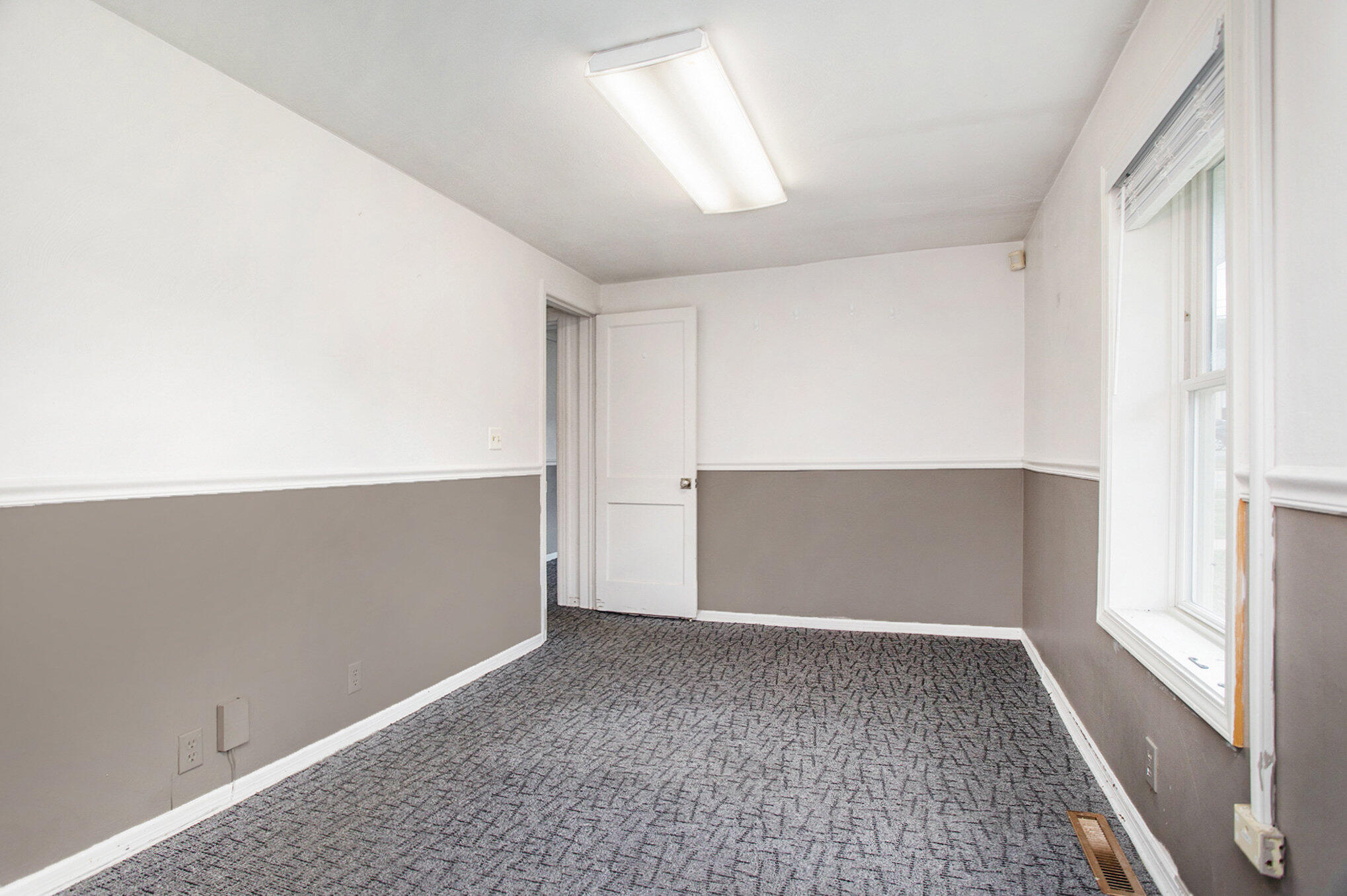 Springfield, Michigan 49037, United States, ,1 BathroomBathrooms,Commercial,Active,44389