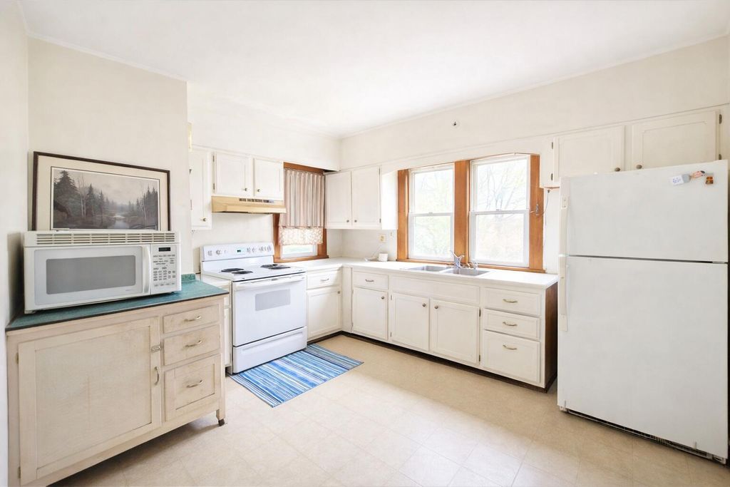 Photo of 856 Capital Avenue NE, Battle Creek, MI 49017 (MLS # 26015406)