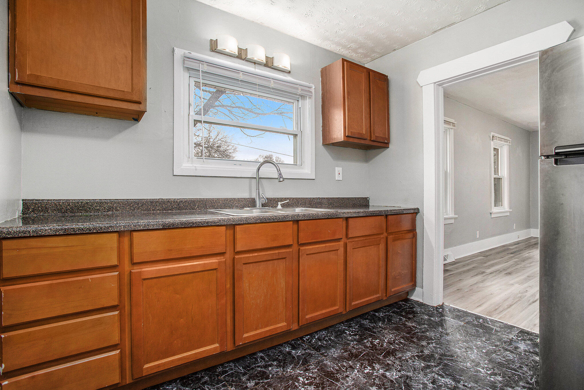 Battle Creek, Michigan 49017, United States, 2 Bedrooms Bedrooms, ,1 BathroomBathrooms,Residential,Pending,95076