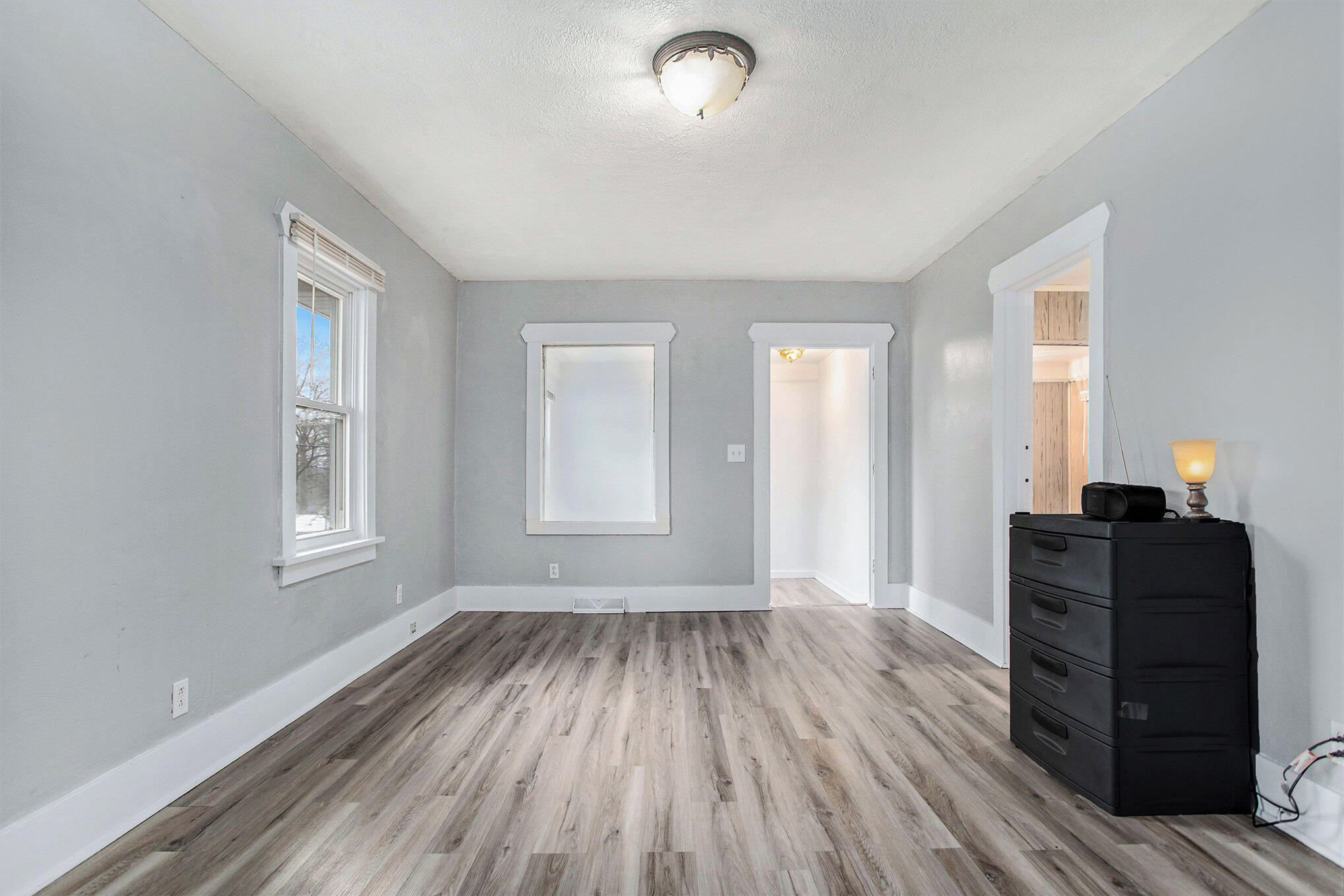 Battle Creek, Michigan 49017, United States, 2 Bedrooms Bedrooms, ,1 BathroomBathrooms,Residential,Pending,95076