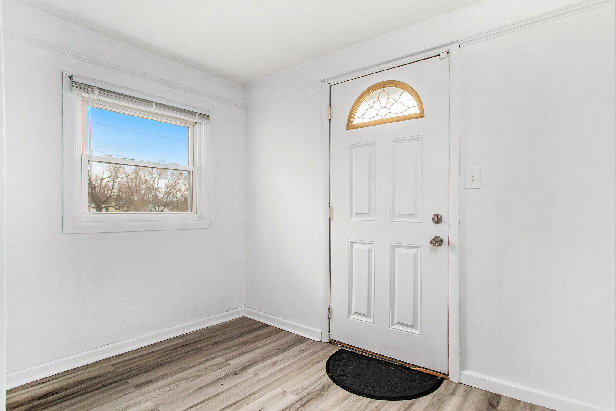 Battle Creek, Michigan 49017, United States, 2 Bedrooms Bedrooms, ,1 BathroomBathrooms,Residential,Pending,95076