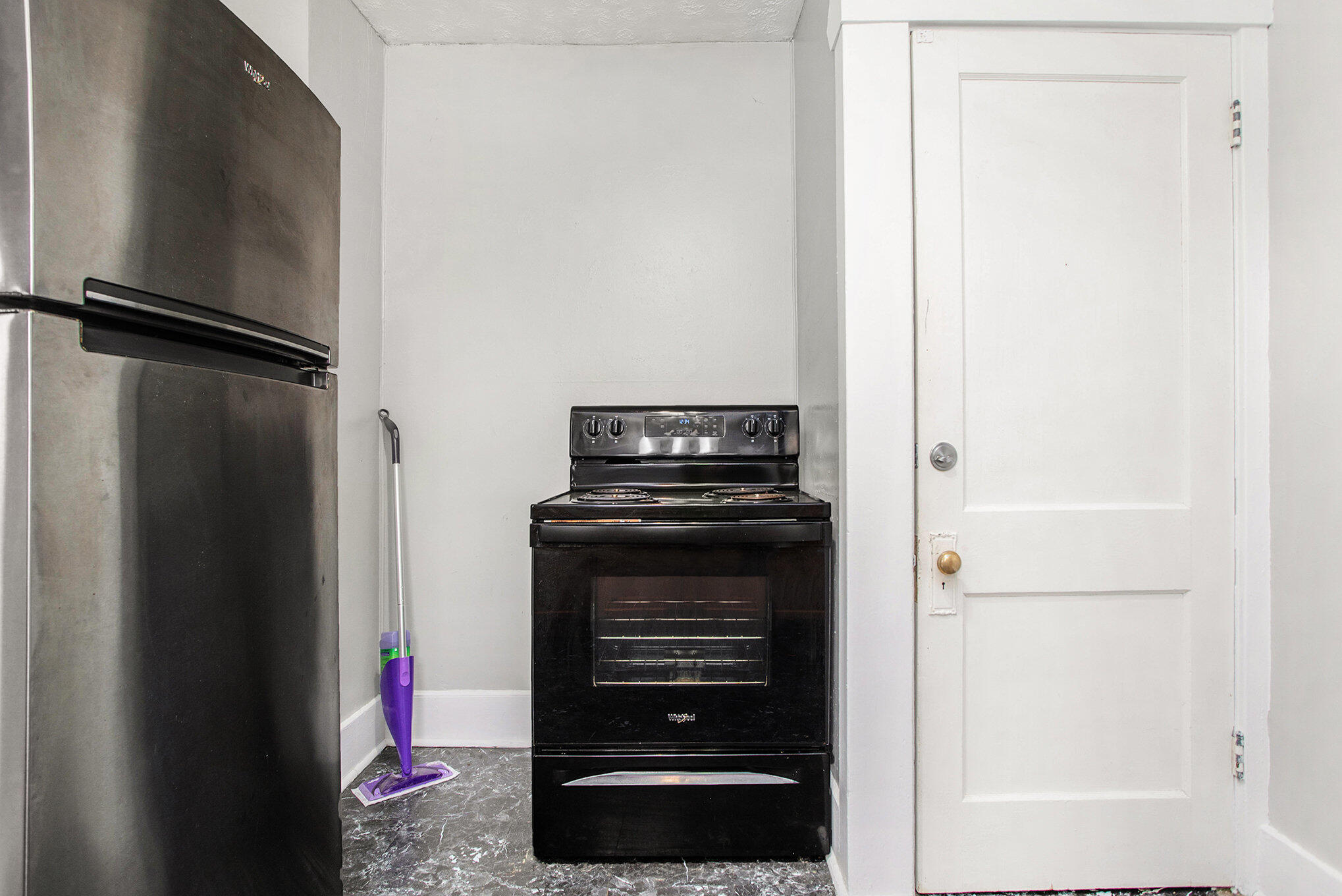 Battle Creek, Michigan 49017, United States, 2 Bedrooms Bedrooms, ,1 BathroomBathrooms,Residential,Pending,95076