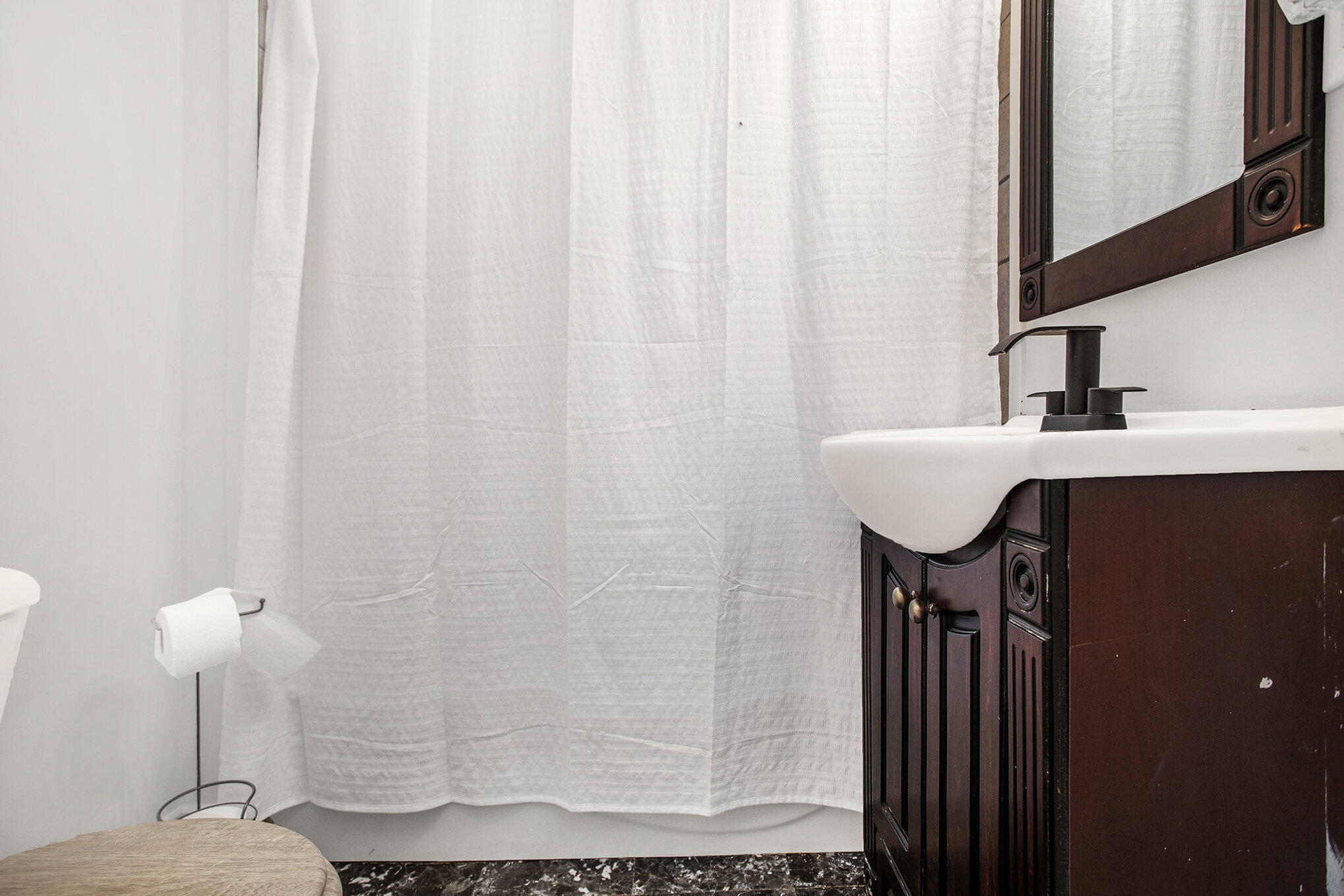 Battle Creek, Michigan 49017, United States, 2 Bedrooms Bedrooms, ,1 BathroomBathrooms,Residential,Pending,95076