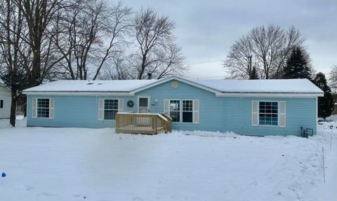 Photo of 625 E Main Street, Fennville, MI 49408 (MLS # 25060958)