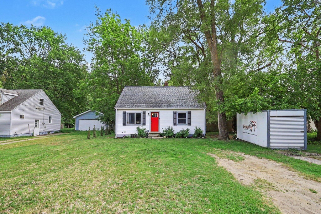 Photo of 641 Churchill Drive, Muskegon, MI 49441 (MLS # 26028007)