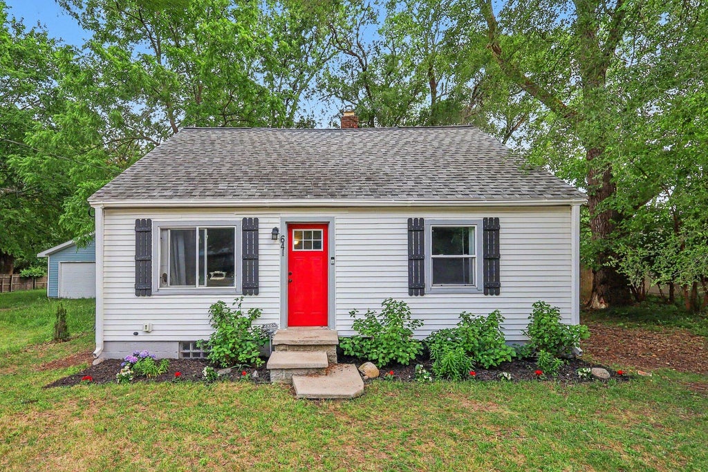 Photo of 641 Churchill Drive, Muskegon, MI 49441 (MLS # 26028007)