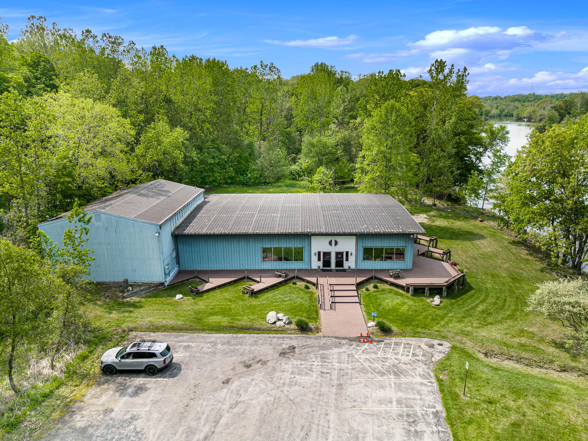 15437 Red Bud Trail N