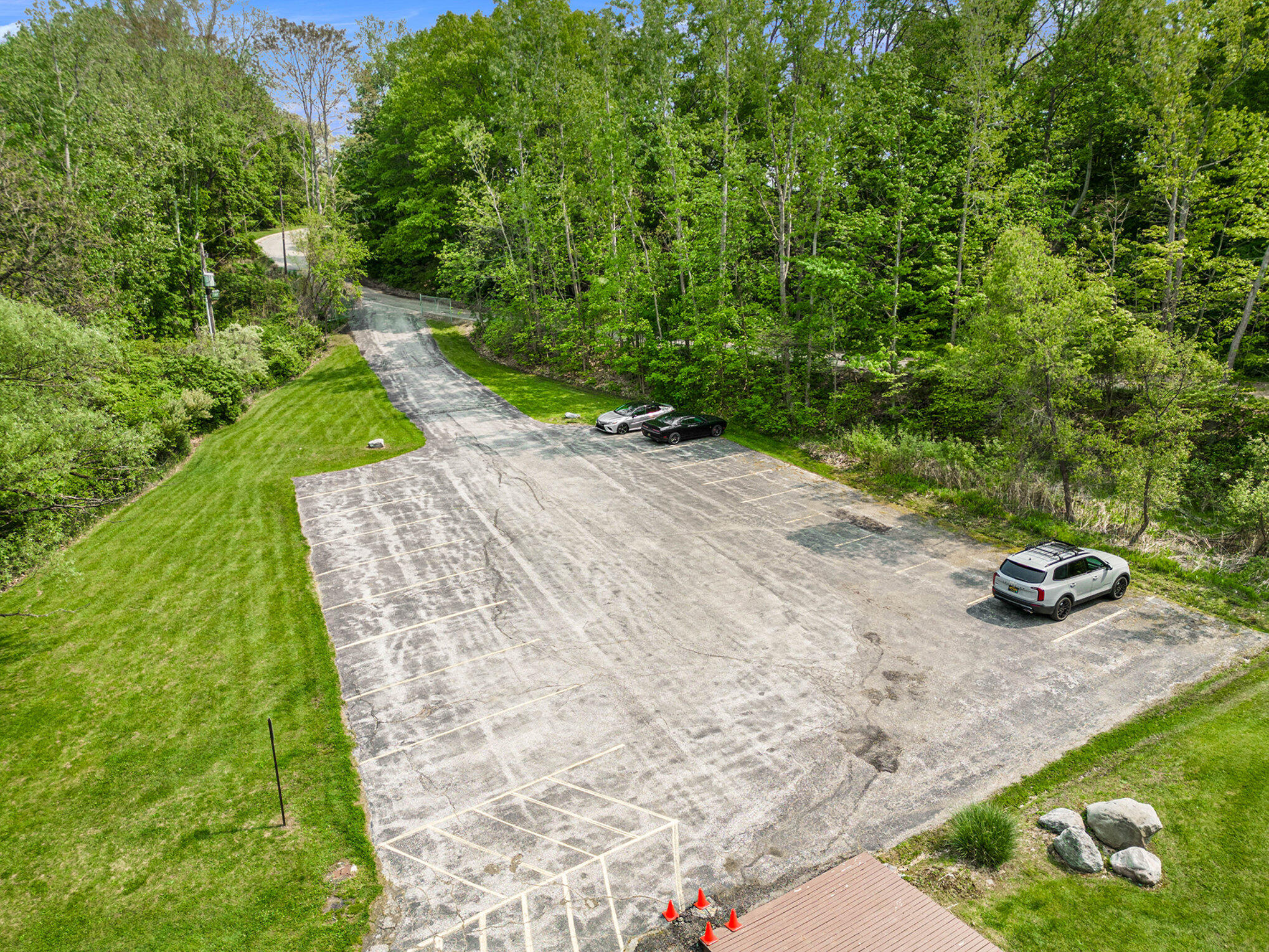 15437 Red Bud Trail N