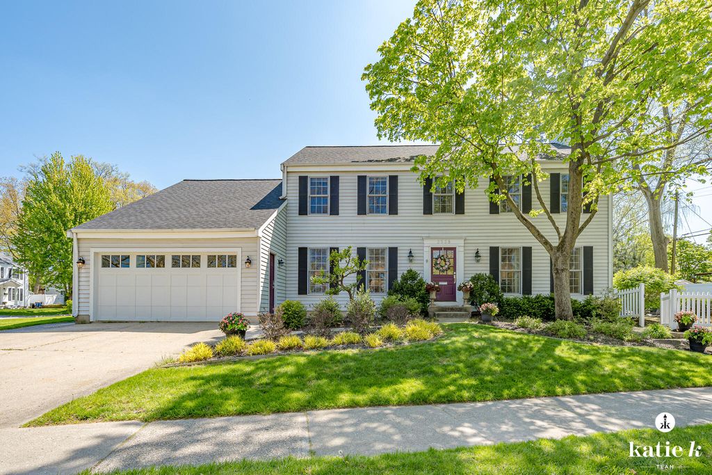 Photo of 2538 Beechwood Drive SE, East Grand Rapids, MI 49506 (MLS # 26021460)