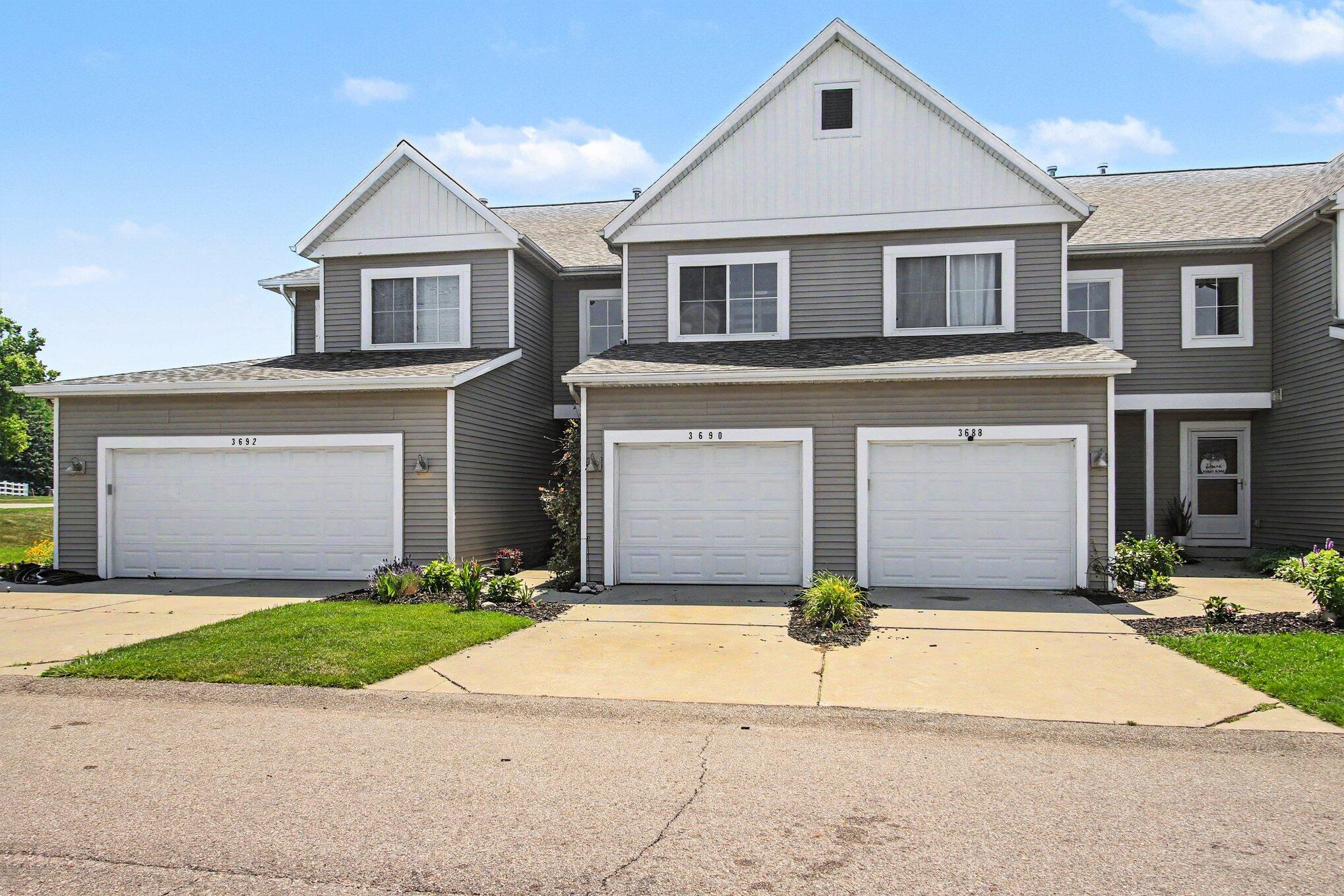 Photo 1 of 33 — 3690 Oxford Court, Hudsonville, MI 49426
