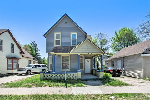 Photo of 712 Baxter Street SE, Grand Rapids, MI 49503 (MLS # 26016923)
