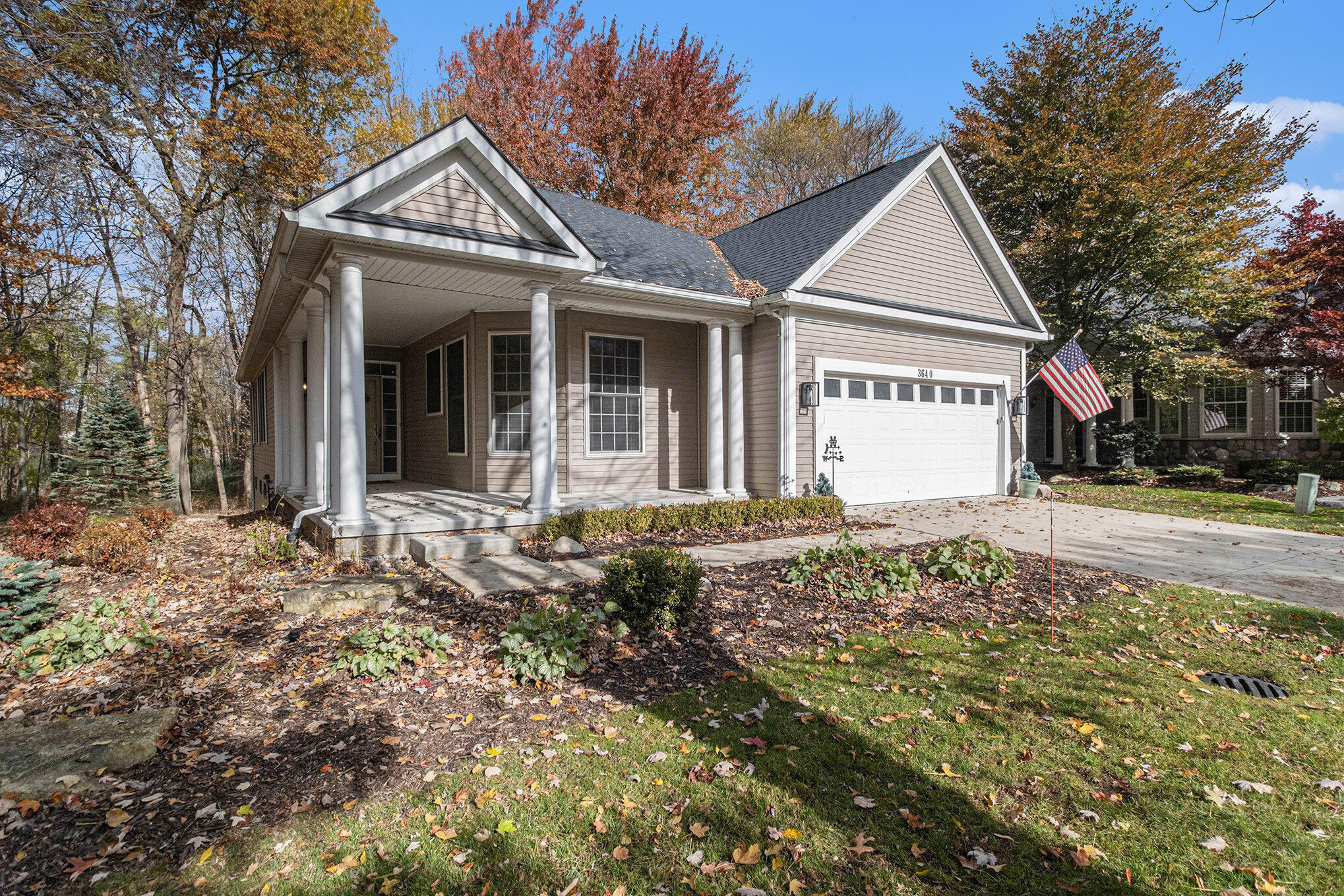 Auburn Hills, Michigan 48326, United States, 3 Bedrooms Bedrooms, ,2 BathroomsBathrooms,Residential,Pending,237147