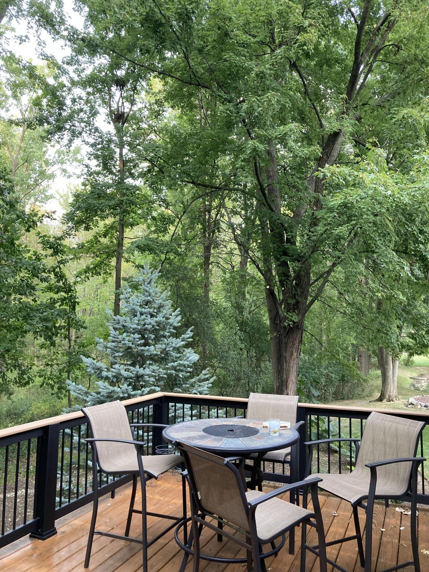 Auburn Hills, Michigan 48326, United States, 3 Bedrooms Bedrooms, ,2 BathroomsBathrooms,Residential,Pending,237147