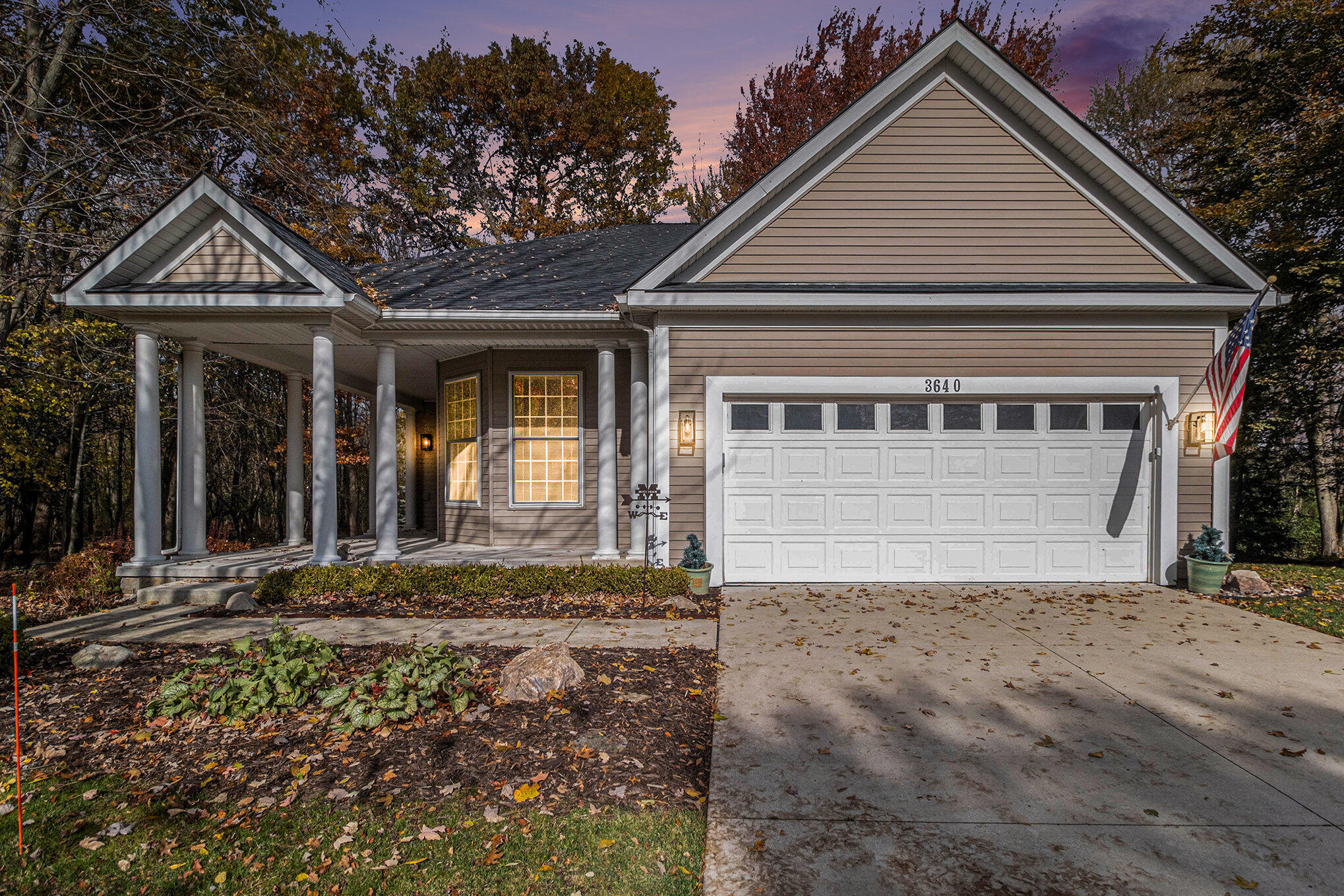 Auburn Hills, Michigan 48326, United States, 3 Bedrooms Bedrooms, ,2 BathroomsBathrooms,Residential,Pending,237147