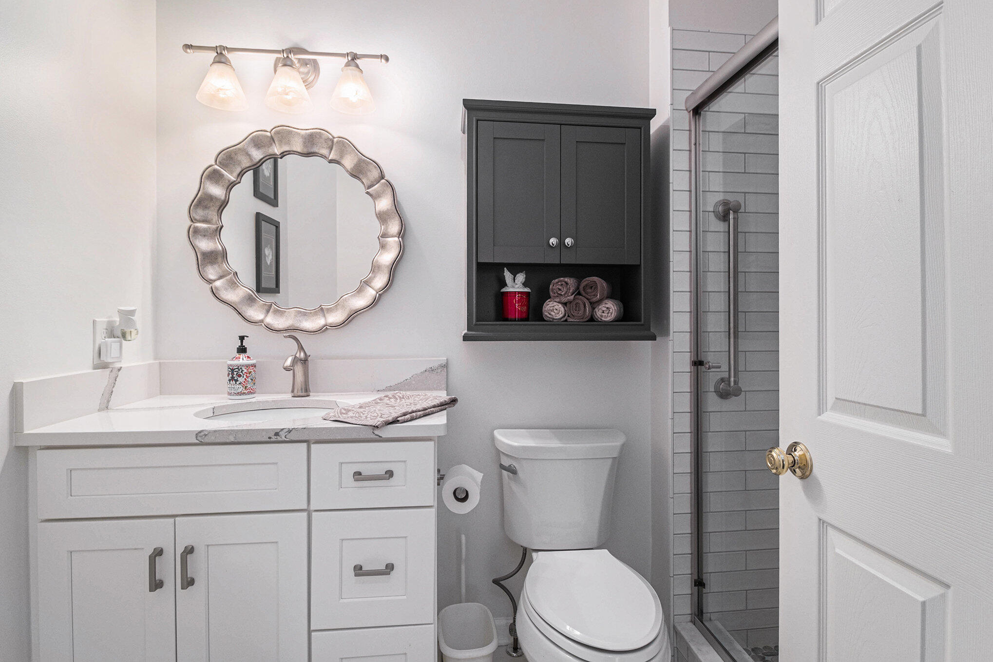 Auburn Hills, Michigan 48326, United States, 3 Bedrooms Bedrooms, ,2 BathroomsBathrooms,Residential,Pending,237147