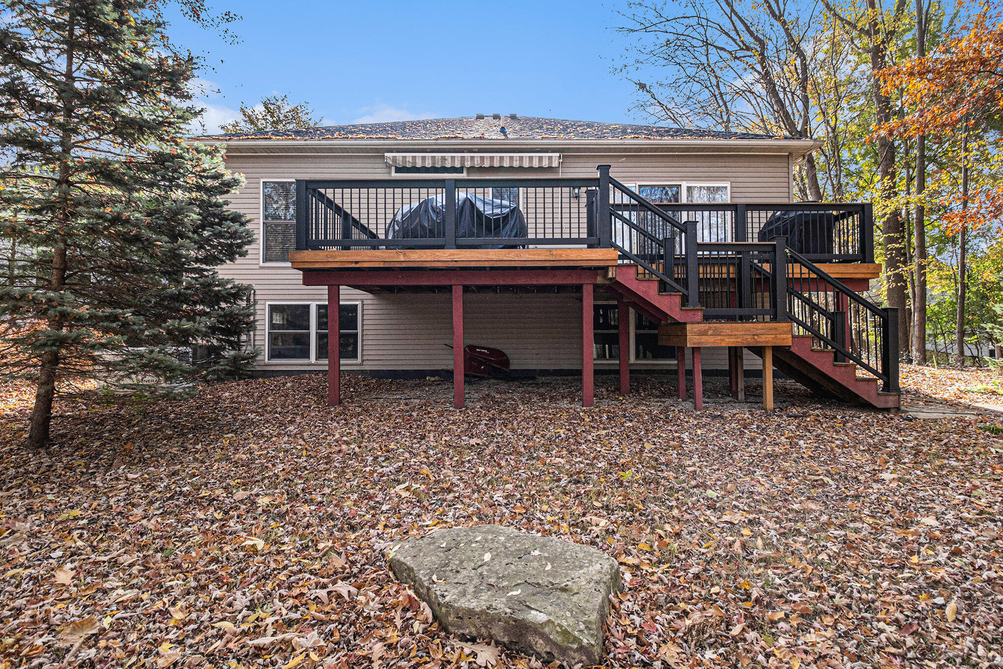 Auburn Hills, Michigan 48326, United States, 3 Bedrooms Bedrooms, ,2 BathroomsBathrooms,Residential,Pending,237147