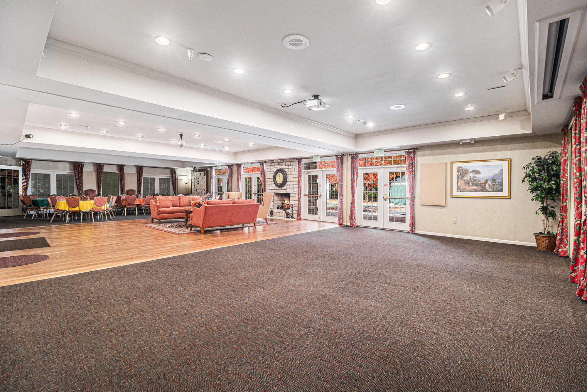 Auburn Hills, Michigan 48326, United States, 3 Bedrooms Bedrooms, ,2 BathroomsBathrooms,Residential,Pending,237147