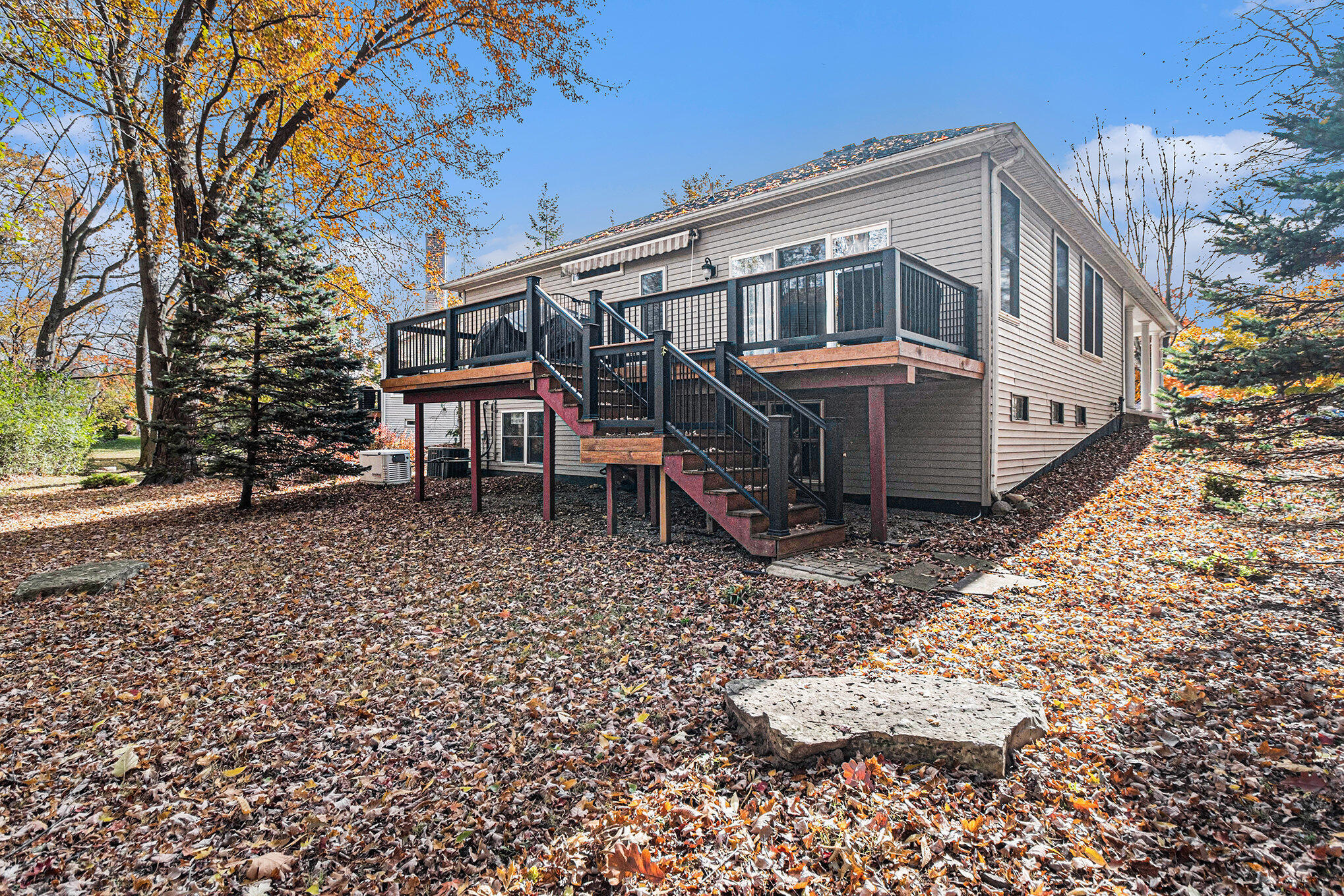 Auburn Hills, Michigan 48326, United States, 3 Bedrooms Bedrooms, ,2 BathroomsBathrooms,Residential,Pending,237147