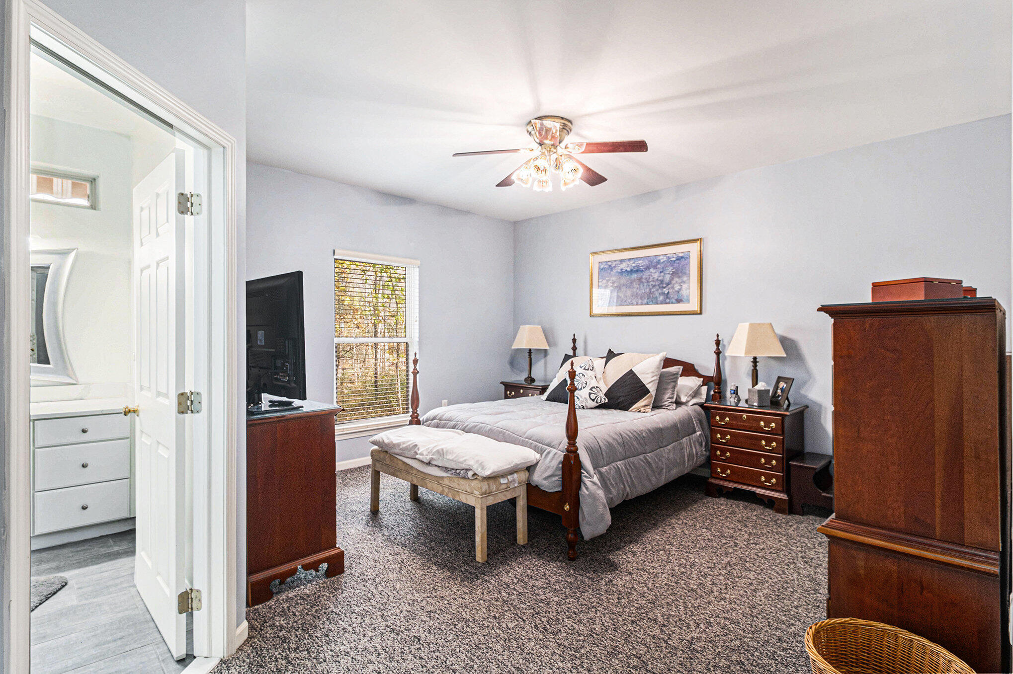 Auburn Hills, Michigan 48326, United States, 3 Bedrooms Bedrooms, ,2 BathroomsBathrooms,Residential,Pending,237147