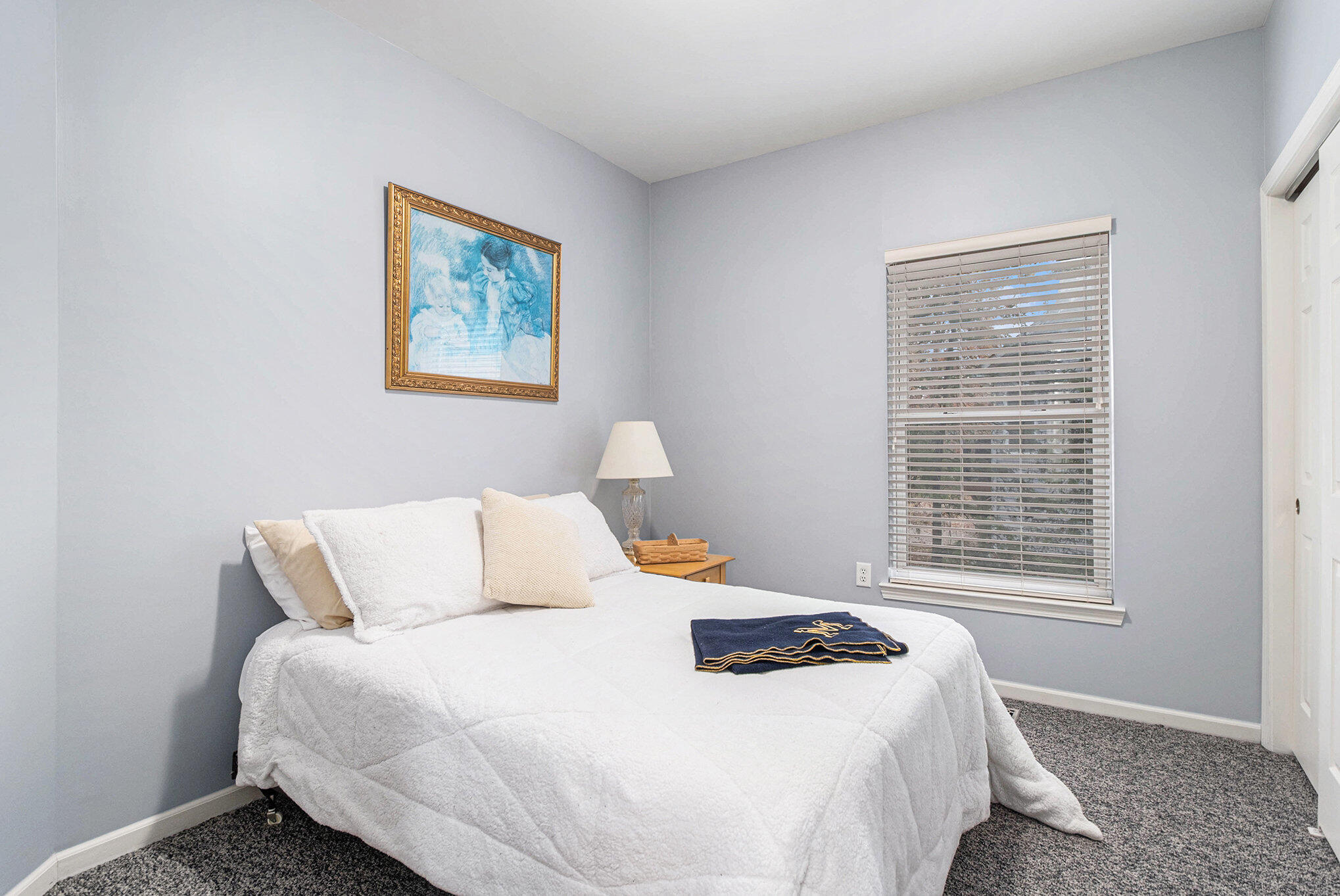 Auburn Hills, Michigan 48326, United States, 3 Bedrooms Bedrooms, ,2 BathroomsBathrooms,Residential,Pending,237147