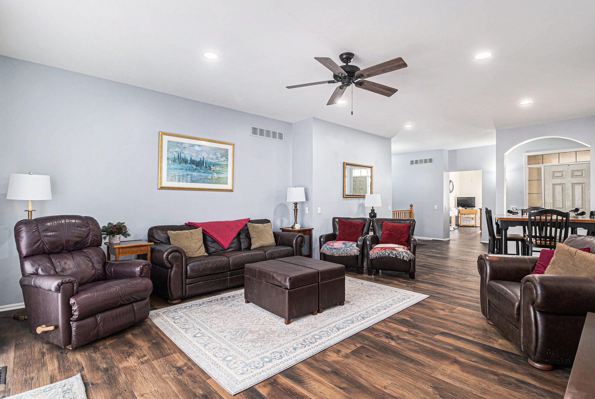 Auburn Hills, Michigan 48326, United States, 3 Bedrooms Bedrooms, ,2 BathroomsBathrooms,Residential,Pending,237147