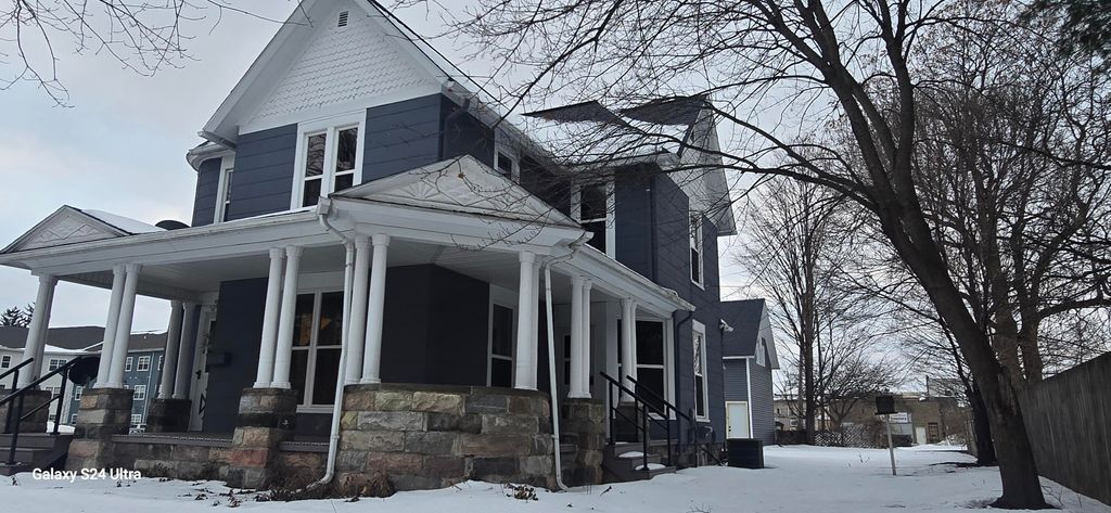 Photo of 218 S Oliver Street, Charlotte, MI 48813 (MLS # 26005249)