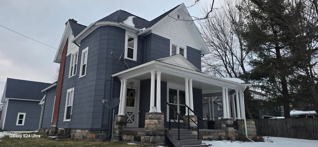 Photo of 218 S Oliver Street, Charlotte, MI 48813 (MLS # 26005249)