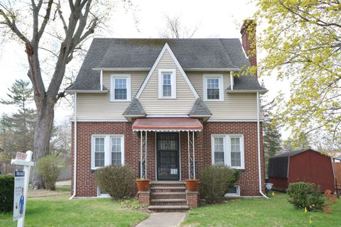 Photo of 601 N Kalamazoo Street, Paw Paw, MI 49079 (MLS # 26019266)